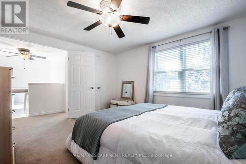 1098 Stephenson Drive, Burlington, ON - Indoor Photo Showing Bedroom