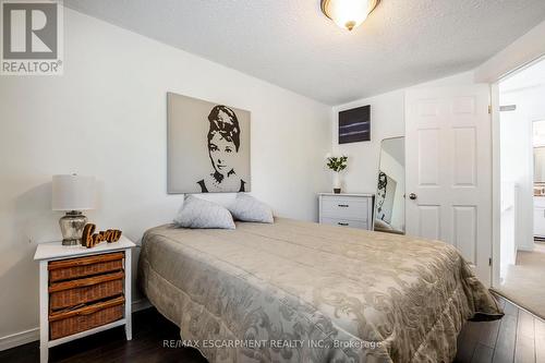 1098 Stephenson Drive, Burlington, ON - Indoor Photo Showing Bedroom