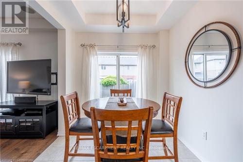 39 Bankfield Crescent, Hamilton, ON - Indoor Photo Showing Dining Room