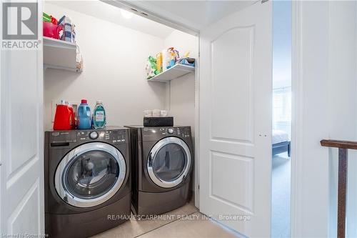 39 Bankfield Crescent, Hamilton, ON - Indoor Photo Showing Laundry Room