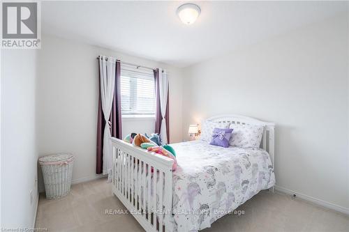 39 Bankfield Crescent, Hamilton, ON - Indoor Photo Showing Bedroom