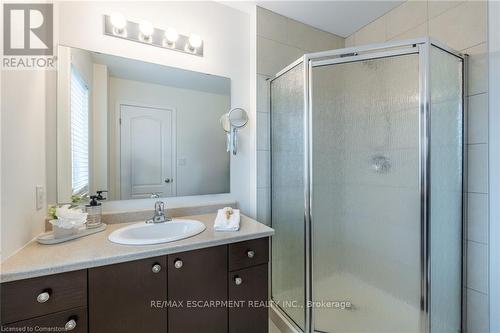 39 Bankfield Crescent, Hamilton, ON - Indoor Photo Showing Bathroom