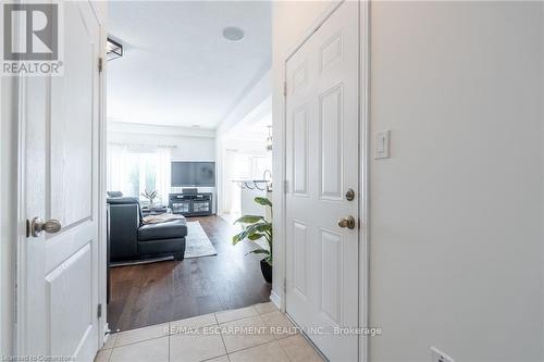 39 Bankfield Crescent, Hamilton, ON - Indoor Photo Showing Other Room