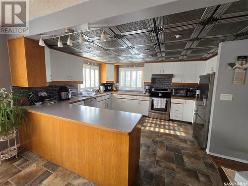 118 Railway Avenue, Windthorst, SK - Indoor Photo Showing Kitchen