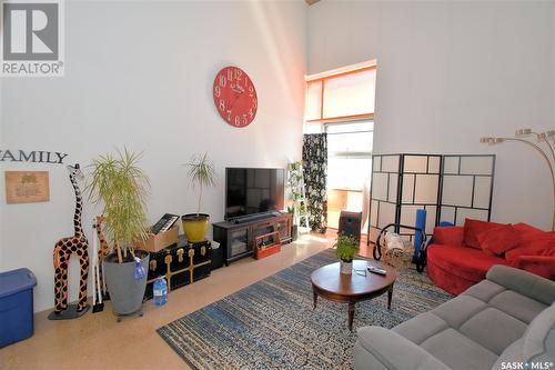 408 120 23Rd Street E, Saskatoon, SK - Indoor Photo Showing Living Room