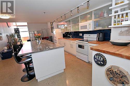 408 120 23Rd Street E, Saskatoon, SK - Indoor Photo Showing Kitchen