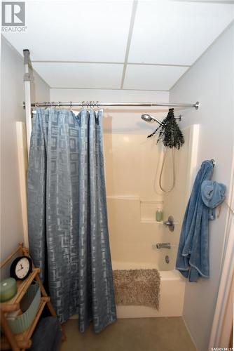 408 120 23Rd Street E, Saskatoon, SK - Indoor Photo Showing Bathroom