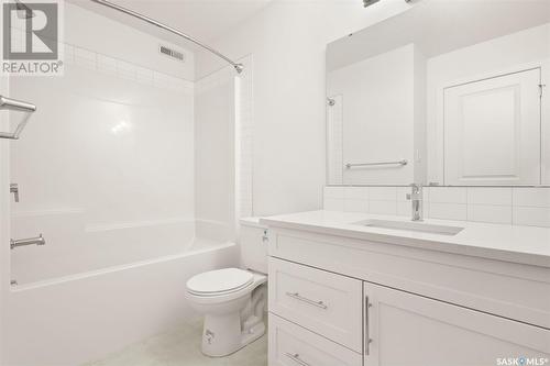 5433 Nicholson Avenue, Regina, SK - Indoor Photo Showing Bathroom