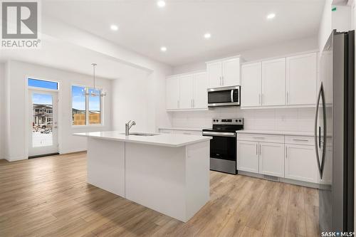 5433 Nicholson Avenue, Regina, SK - Indoor Photo Showing Kitchen With Stainless Steel Kitchen With Upgraded Kitchen