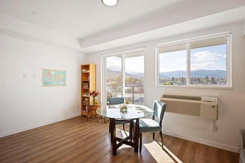 411-615 Rutland Road, Kelowna, BC - Indoor Photo Showing Dining Room