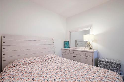 411-615 Rutland Road, Kelowna, BC - Indoor Photo Showing Bedroom