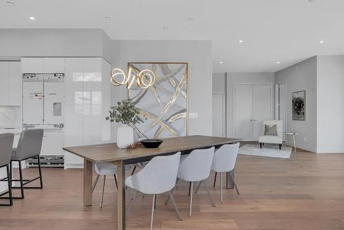 701B-3634 Mission Springs Drive, Kelowna, BC - Indoor Photo Showing Dining Room