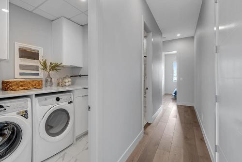 701B-3634 Mission Springs Drive, Kelowna, BC - Indoor Photo Showing Laundry Room