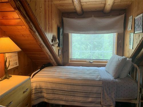 44 Mabel Lake Subdivision, Enderby, BC - Indoor Photo Showing Bedroom