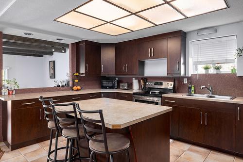 10508 Teresa Road, Lake Country, BC - Indoor Photo Showing Kitchen With Double Sink