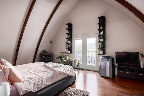 10508 Teresa Road, Lake Country, BC - Indoor Photo Showing Bedroom