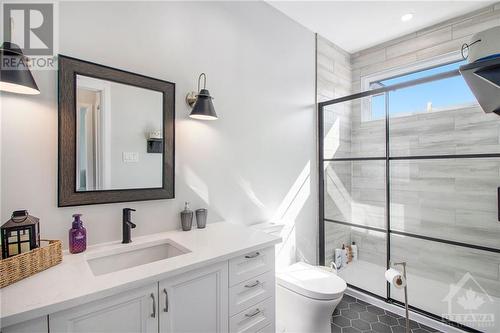 209 Des Violettes Street, Hammond, ON - Indoor Photo Showing Bathroom