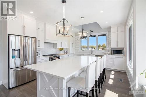 209 Des Violettes Street, Clarence-Rockland, ON - Indoor Photo Showing Kitchen With Stainless Steel Kitchen With Upgraded Kitchen