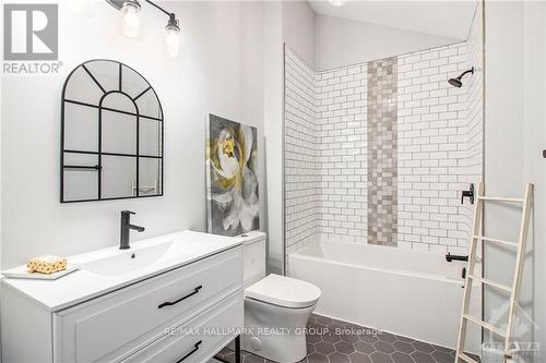 209 Des Violettes Street, Clarence-Rockland, ON - Indoor Photo Showing Bathroom