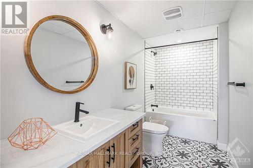 209 Des Violettes Street, Clarence-Rockland, ON - Indoor Photo Showing Bathroom