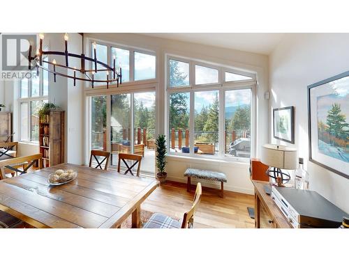 4955 Saddlewood Lane, Radium Hot Springs, BC - Indoor Photo Showing Dining Room