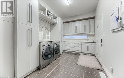 98 Deer Creek Street, Kitchener, ON - Indoor Photo Showing Laundry Room