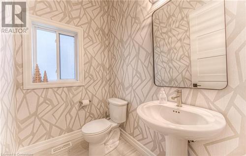 98 Deer Creek Street, Kitchener, ON - Indoor Photo Showing Bathroom