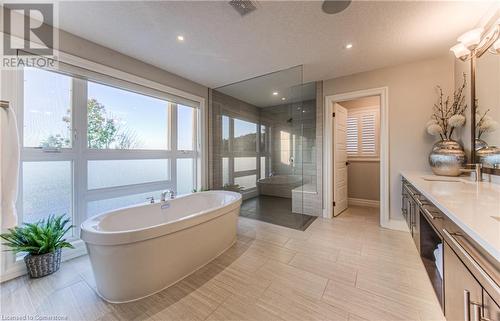 98 Deer Creek Street, Kitchener, ON - Indoor Photo Showing Bathroom