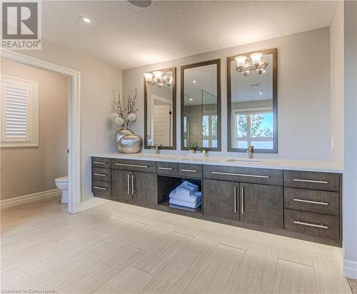 98 Deer Creek Street, Kitchener, ON - Indoor Photo Showing Bathroom