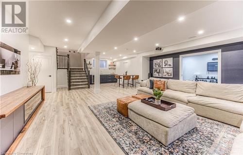 98 Deer Creek Street, Kitchener, ON - Indoor Photo Showing Living Room