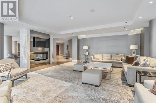 308 - 88 Davenport Road, Toronto, ON - Indoor Photo Showing Living Room