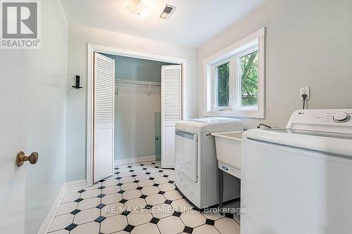 1629 Wembury Road, Mississauga, ON - Indoor Photo Showing Laundry Room