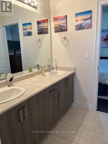 3177 Millicent Avenue, Oakville, ON - Indoor Photo Showing Bathroom