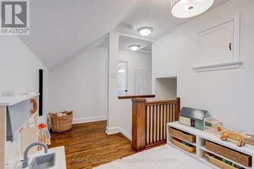 19 Maple Boulevard, Toronto, ON - Indoor Photo Showing Other Room