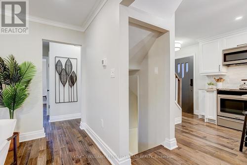 19 Maple Boulevard, Toronto, ON - Indoor Photo Showing Kitchen