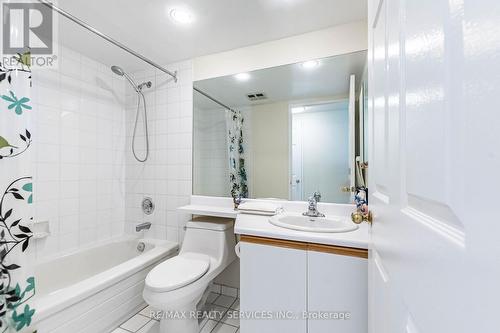 802 - 4460 Tucana Court N, Mississauga, ON - Indoor Photo Showing Bathroom