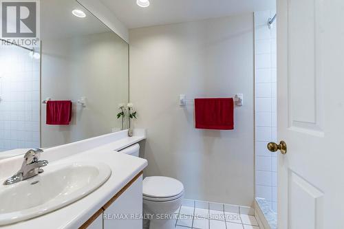 802 - 4460 Tucana Court N, Mississauga, ON - Indoor Photo Showing Bathroom