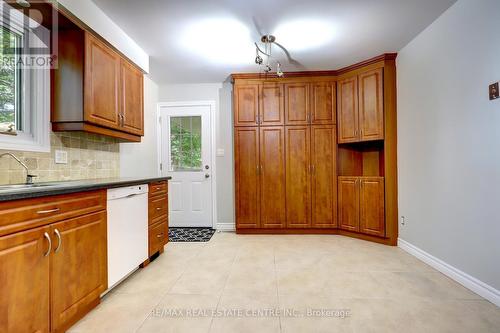 140 Confederation Street, Halton Hills, ON - Indoor Photo Showing Kitchen