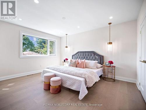 734 Royal York Road, Toronto, ON - Indoor Photo Showing Bedroom