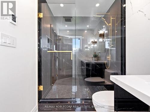 734 Royal York Road, Toronto, ON - Indoor Photo Showing Bathroom