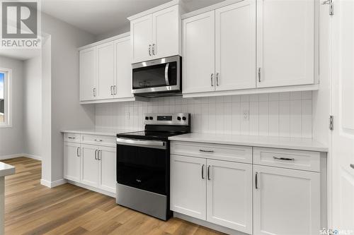 3296 Favel Drive, Regina, SK - Indoor Photo Showing Kitchen