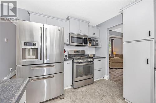 4740 Highway 43 Road, Smiths Falls, ON - Indoor Photo Showing Kitchen