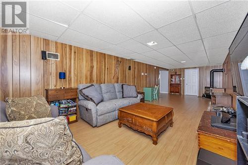 4740 Highway 43 Road, Smiths Falls, ON - Indoor Photo Showing Living Room