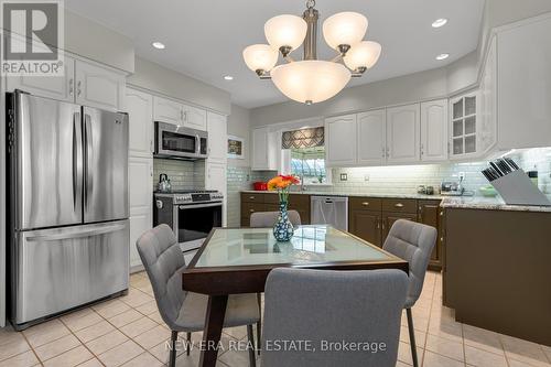 16 Nelles Boulevard, Grimsby, ON - Indoor Photo Showing Dining Room