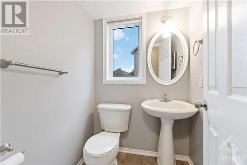 646 Aberfoyle Circle, Ottawa, ON - Indoor Photo Showing Bathroom