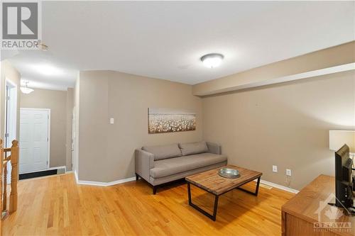 646 Aberfoyle Circle, Ottawa, ON - Indoor