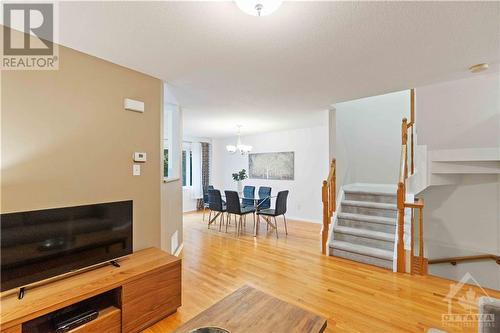 646 Aberfoyle Circle, Ottawa, ON - Indoor