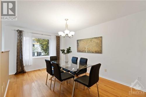 646 Aberfoyle Circle, Ottawa, ON - Indoor Photo Showing Dining Room