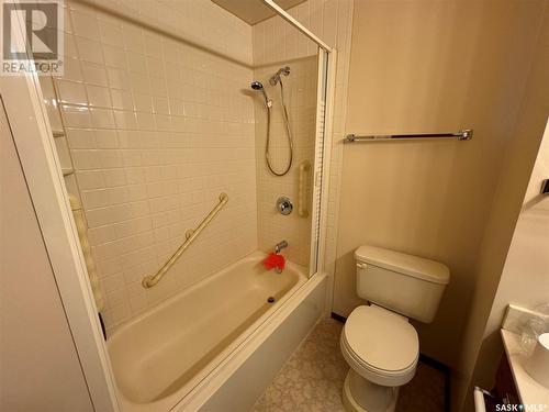 131 6Th Street, Pilot Butte, SK - Indoor Photo Showing Bathroom