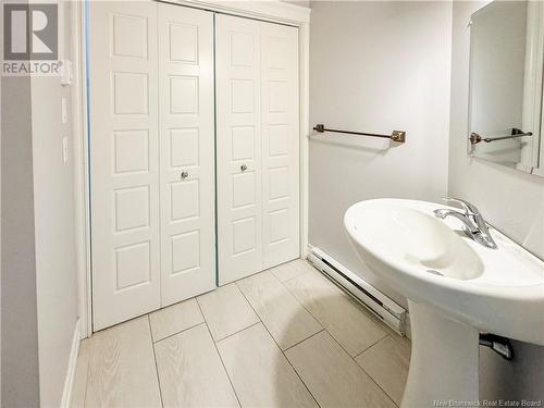 21 Edington Street, Moncton, NB - Indoor Photo Showing Bathroom